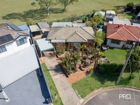 4 Sandra Place, SOUTH PENRITH