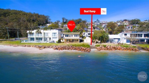 4 Sandy Point Road, CORLETTE NSW 2315