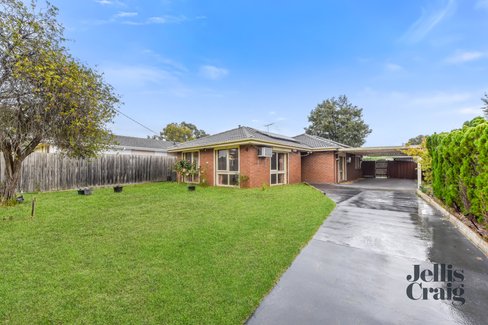 4 Simpson Drive Dandenong North 3175