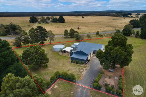 4 Springwood Close, ENFIELD VIC 3352