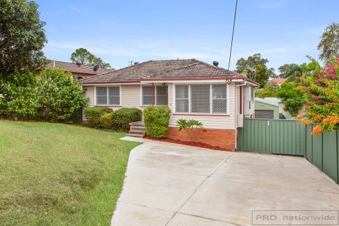 4 St Fagans Parade, RUTHERFORD NSW 2320