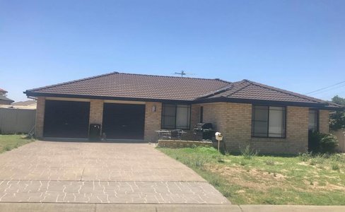 4 Stanley Close, TAMWORTH NSW 2340
