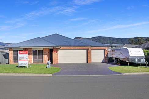 4 Stockyard Crescent, HORSLEY NSW 2530