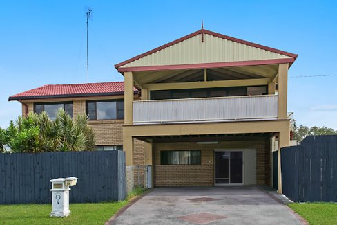 4 Sunset Blvd, TWEED HEADS WEST NSW 2485
