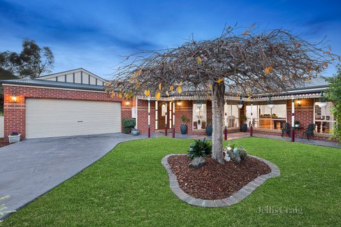 4 Sunshine Close Greensborough 3088