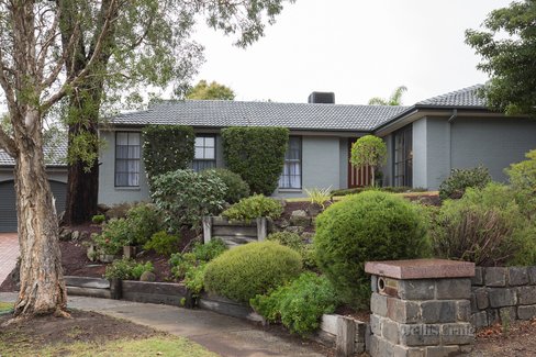4 Tracey Court Wheelers Hill 3150