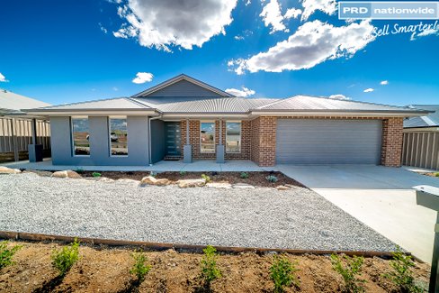 4 Tycho Place, LLOYD NSW 2650