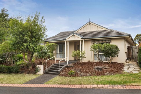 4 Vaughan Crescent Kew 3101