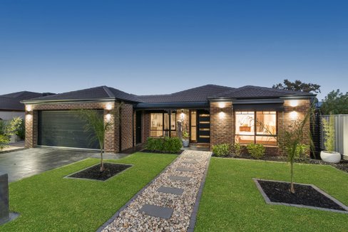4 Verbena Terrace, EPSOM VIC 3551