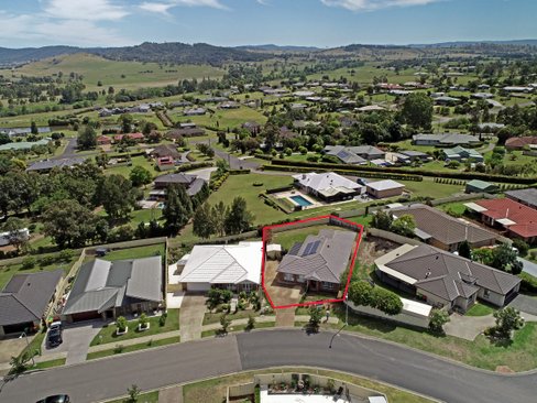 4 Vikki Avenue, RUTHERFORD NSW 2320