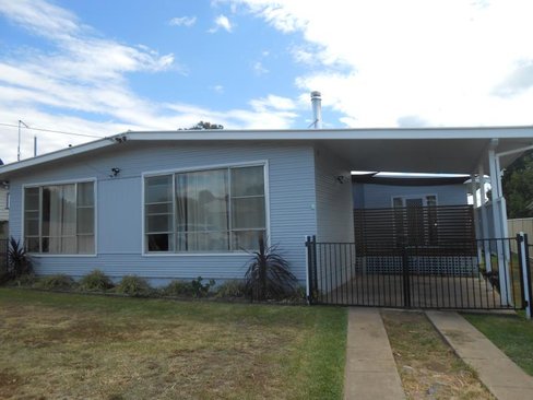 4 Warren Street, TAMWORTH NSW 2340