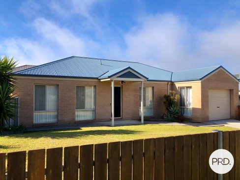 4 Wattle Way, WEST ALBURY NSW 2640