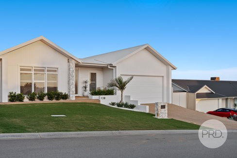 4 Willie Ploma Place, GOBBAGOMBALIN NSW 2650