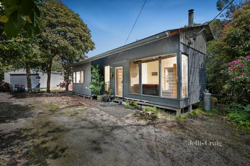 40 Aqueduct Avenue Mount Evelyn 3796