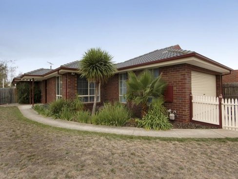 40 Filipi Drive St Albans Park 3219