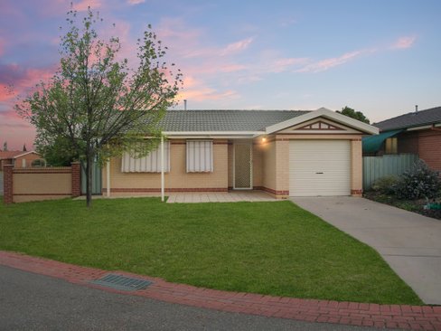 40 Girraween Mews, GLENFIELD PARK NSW 2650