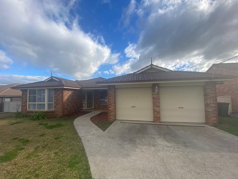40 Milburn Road, OXLEY VALE NSW 2340