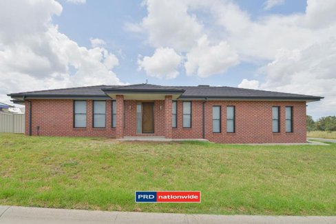 40 Orley Drive, TAMWORTH NSW 2340