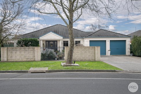 40 Stirling Drive, LAKE GARDENS