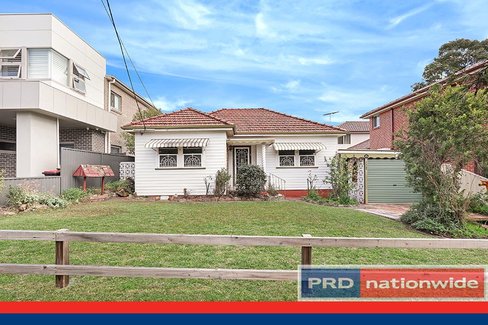 40 Victor Avenue, PICNIC POINT NSW 2213