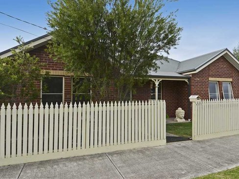401 Autumn Street Newtown 3220