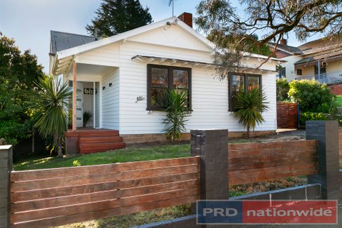 401 Peel Street North, BLACK HILL VIC 3350