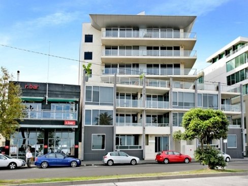 402 65 Beach Street Port Melbourne 3207