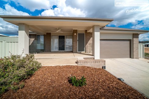 41 Deakin Avenue, LLOYD NSW 2650