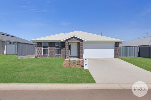 41 Explorers Way, TAMWORTH NSW 2340