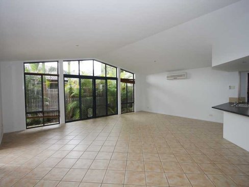 41 Lillywood Circuit, MOLENDINAR QLD 4214