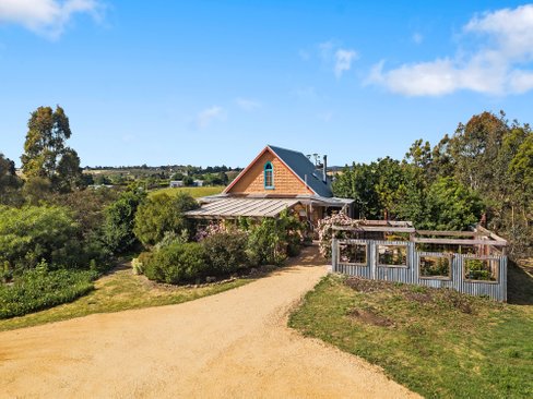 41 Pennos Road, TARADALE VIC 3447