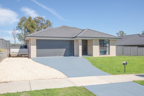 41 Radiant Avenue, BOLWARRA HEIGHTS NSW 2320