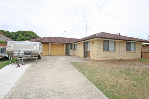 41 Seventh Avenue, PALM BEACH QLD 4221