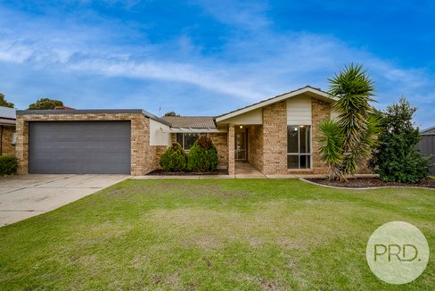 41 Warrambool Crescent, GLENFIELD PARK NSW 2650