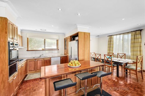 41 Woodhouse Road Doncaster East 3109