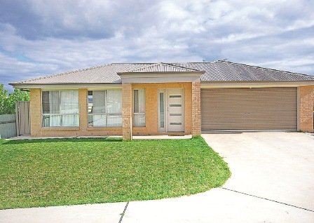 4/10 Kimberley Drive, TATTON NSW 2650