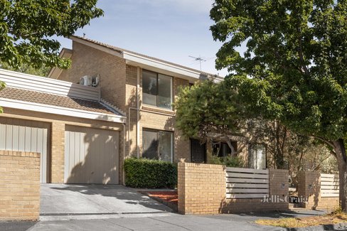 4 10 Tooronga Road Malvern East 3145