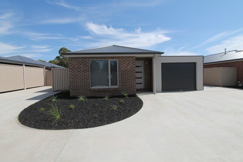 4/11 Spencer Street, CANADIAN VIC 3350