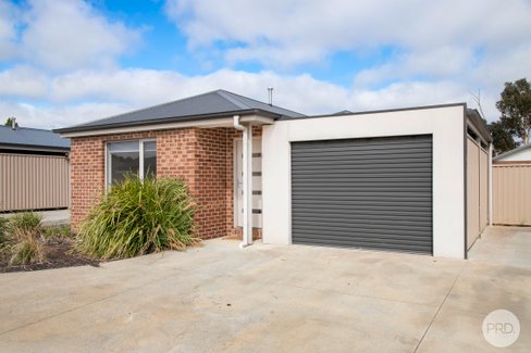 4/11 Spencer Street, CANADIAN VIC 3350