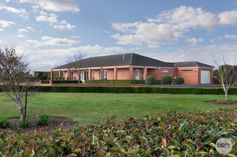 415 Dowling Road, MITCHELL PARK VIC 3355