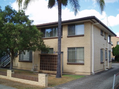 4/15 Hows Road, NUNDAH QLD 4012