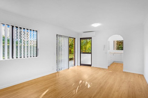 4/1925 Gold Coast Highway, BURLEIGH HEADS QLD 4220