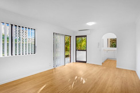 4/1925 Gold Coast Highway, BURLEIGH HEADS QLD 4220