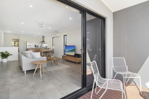 42 Altmann Avenue, CANNONVALE QLD 4802