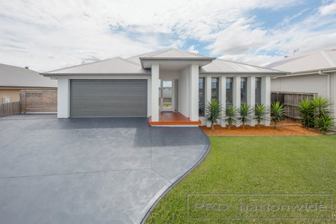 42 Cockatoo Ridge, ABERGLASSLYN NSW 2320