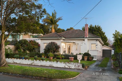 42 Flowerdale Road Glen Iris 3146