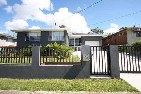 42 Freda Street, ASHMORE QLD 4214