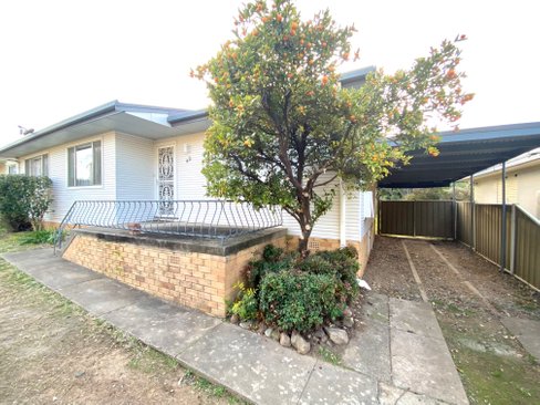 42 Holland Street, TAMWORTH NSW 2340