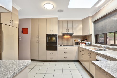 42 Huxley Drive, HORSLEY NSW 2530