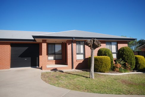 4/2 Macquarie Street, MOUNT AUSTIN NSW 2650